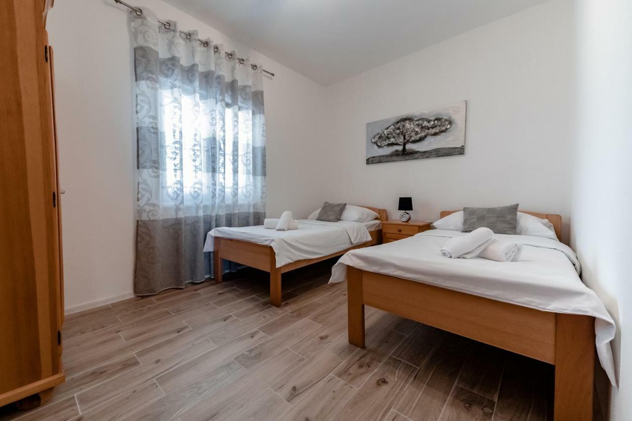 Apartment Andela Razanj Exterior photo